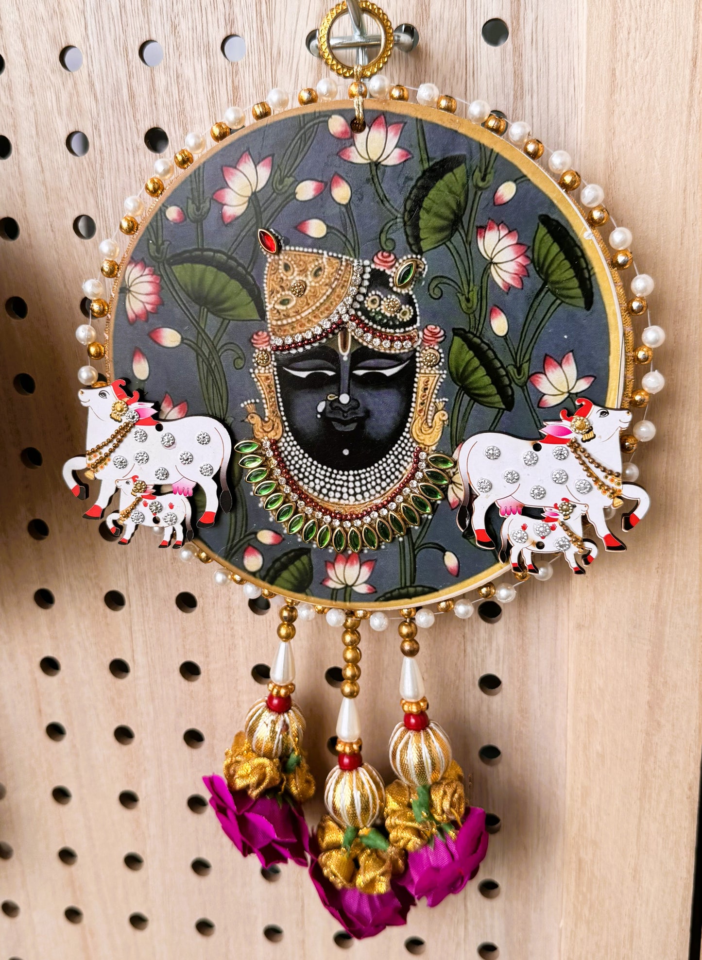 Shrinath Ji Wall Hanging Purple Flower (Pack of 1)